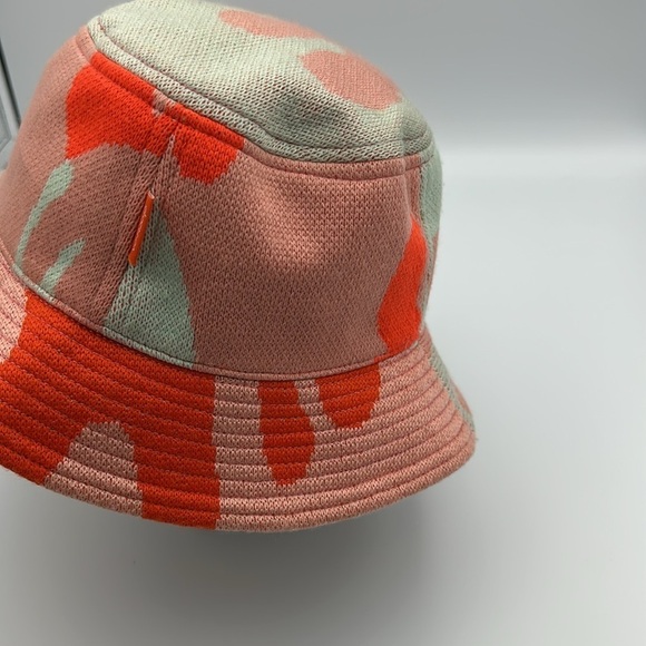 VERLOOP x Michelle Norris Camo Knit Bucket Hat
O/S - Picture 3 of 11